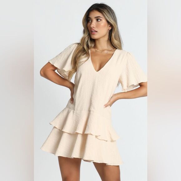 Showpo. Dresses & Skirts - Showpo Cream Bahama Baby Mini Ruffled Dress Size 6 EUC romantic feminine